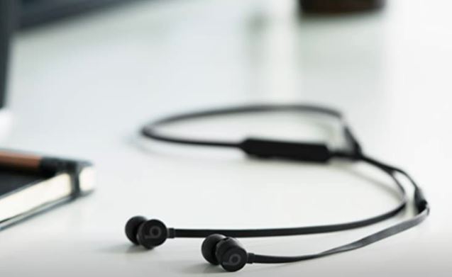 Virtual residency interview headphones